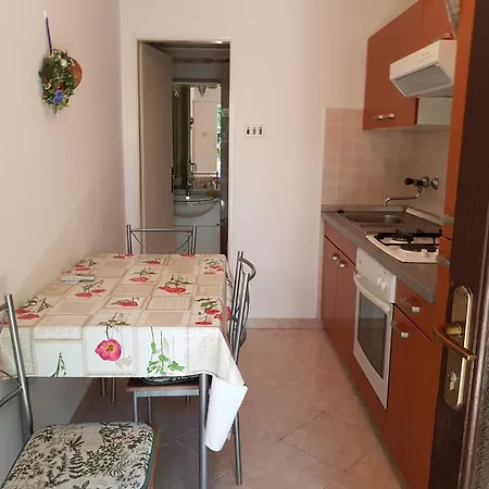 Apartament Nives *