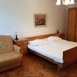 Nives Apartament *
