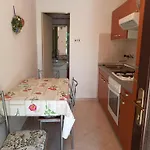 Apartament Nives *